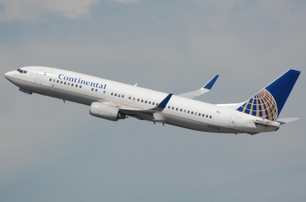 Photo of aircraft N73276 operated by Continental Air Lines