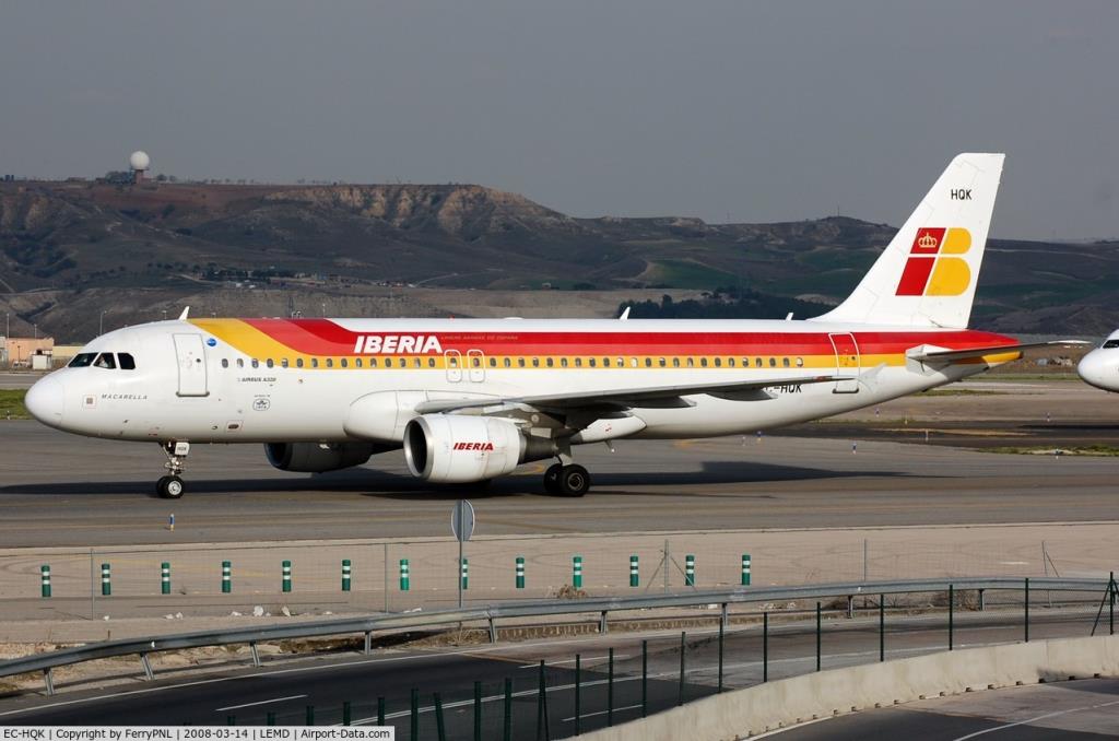 Photo of aircraft EC-HQK operated by Iberia
