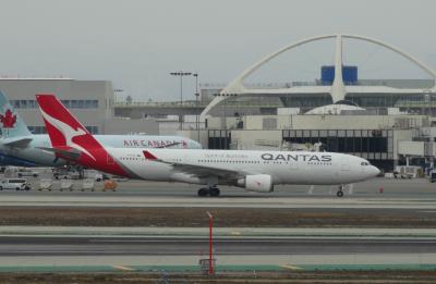 Photo of aircraft VH-EBO operated by Qantas