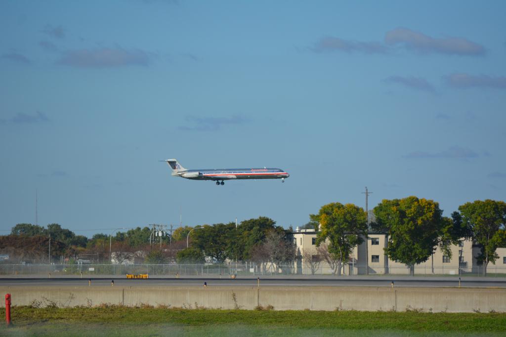 Photo of aircraft N409AA operated by American Airlines