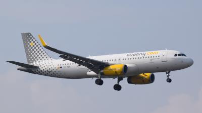 Photo of aircraft EC-MER operated by Vueling