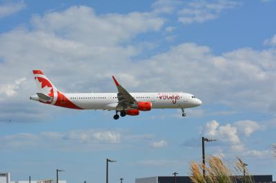 Photo of aircraft C-GJTX operated by Air Canada Rouge