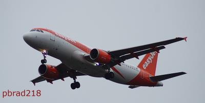 Image of aircraft registration G-EZTC - A A320-214 operated by easyJet