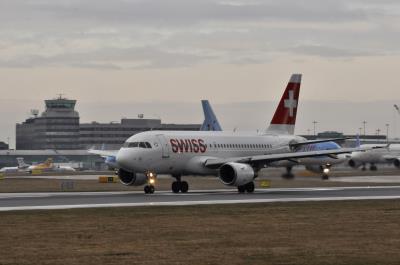 Photo of aircraft HB-IPX operated by Swissair