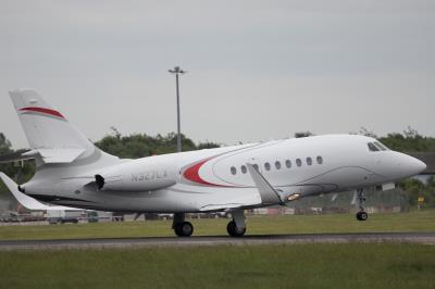 Photo of aircraft N327LX operated by Dassault Falcon Jet Corporation