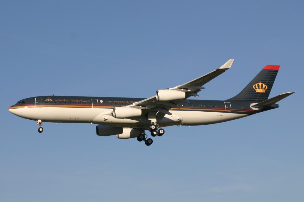 Photo of aircraft JY-ABH operated by Jordanian Government