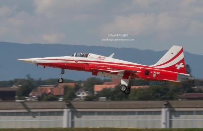 Photo of aircraft J-3082 operated by Swiss Air Force