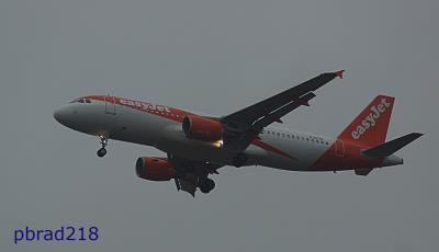 Image of aircraft registration G-EZTN - A A320-214 operated by easyJet
