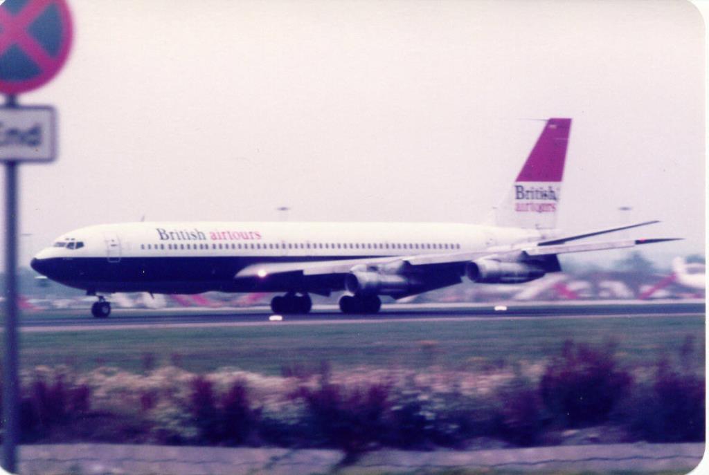 Photo of aircraft G-AVPB operated by British Airtours