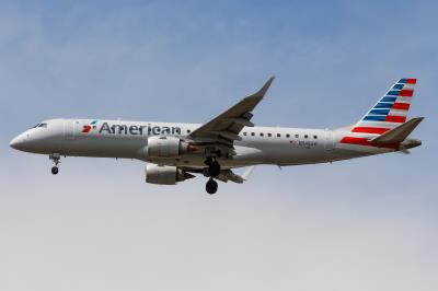 Photo of aircraft N948UW operated by American Airlines