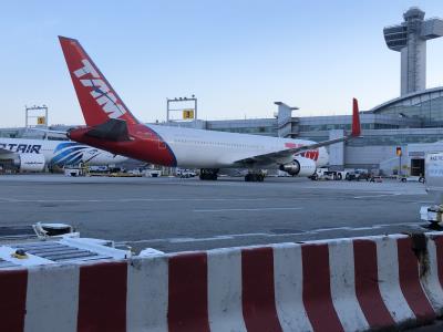 Image of aircraft registration PT-MSS - A 767-316(ER)(WL) operated by LATAM Airlines Brasil