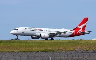 Photo of aircraft VH-X4B operated by QantasLink