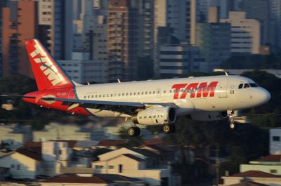 Photo of aircraft PR-MBI operated by TAM Linhas Aereas
