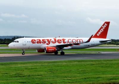 Photo of aircraft G-EZOG operated by easyJet