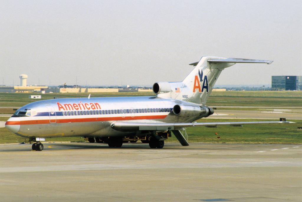 Photo of aircraft N1980 operated by American Airlines
