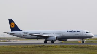 Image of aircraft registration D-AIDU - A A321-231 operated by Lufthansa