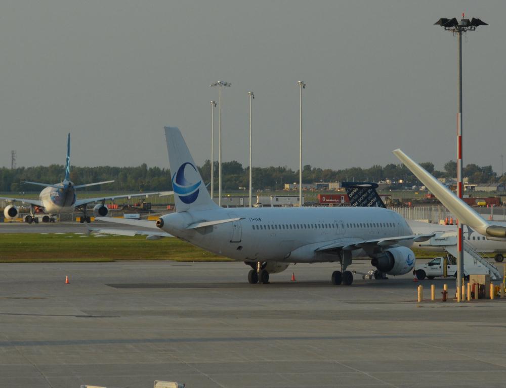 Photo of aircraft LY-VEW operated by Cubana