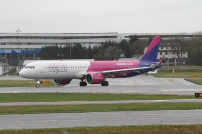 Photo of aircraft HA-LVG operated by Wizz Air
