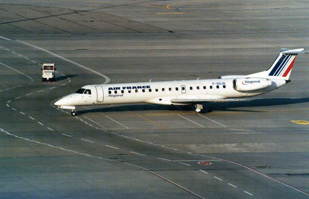 Photo of aircraft F-GUJA operated by Regional
