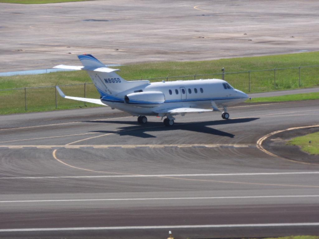 Photo of aircraft N805D operated by Hawkwer 900 XP LLC