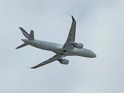 Photo of aircraft F-HZUQ operated by Air France