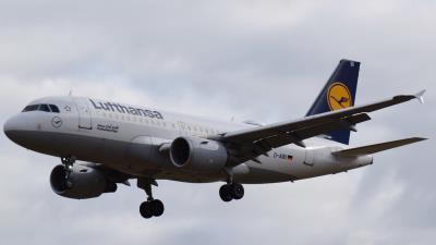 Image of aircraft registration D-AIBI - A A319-112 operated by Lufthansa