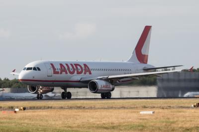 Photo of aircraft 9H-LOB operated by Lauda Europe