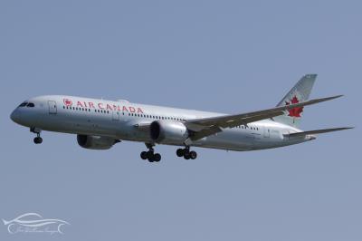 Photo of aircraft C-FNOI operated by Air Canada