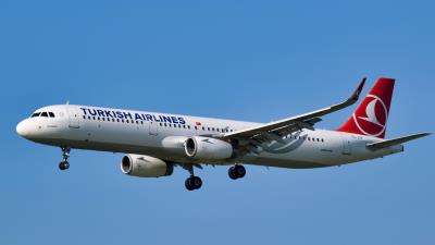 Image of aircraft registration TC-JTF - A A321-231(WL) operated by Turkish Airlines