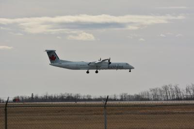 Photo of aircraft C-GGOF operated by Air Canada Express