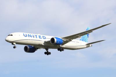 Photo of aircraft N29981 operated by United Airlines