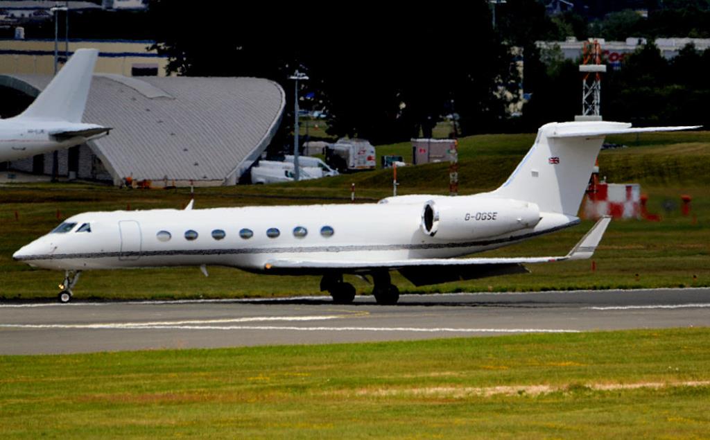 Photo of aircraft G-OGSE operated by TAG Aviation (UK) Ltd