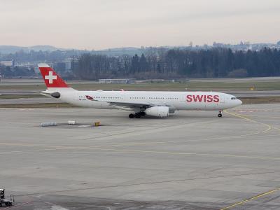 Photo of aircraft HB-JHD operated by Swiss