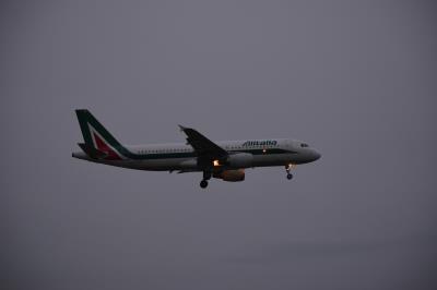 Photo of aircraft EI-DTI operated by Alitalia