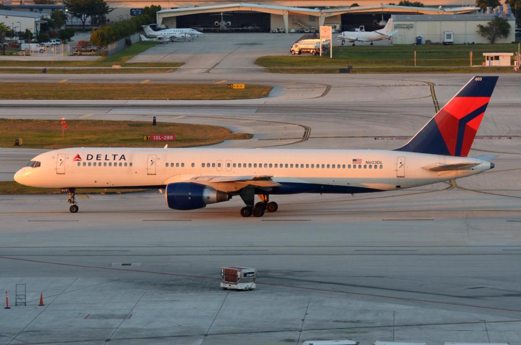 Photo of aircraft N603DL operated by Delta Air Lines