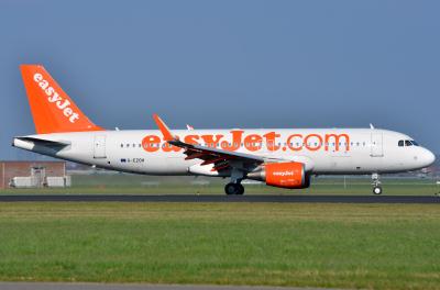 Photo of aircraft G-EZOH operated by easyJet