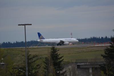 Photo of aircraft N484UA operated by United Airlines