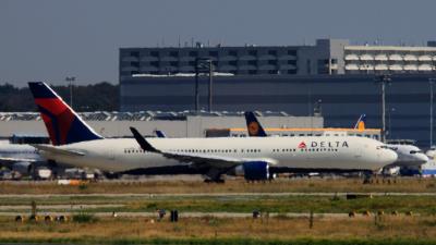 Photo of aircraft N174DN operated by Delta Air Lines