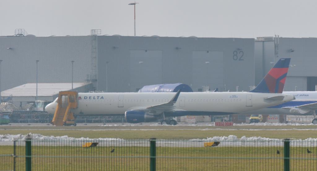 Photo of aircraft N347DN operated by Delta Air Lines