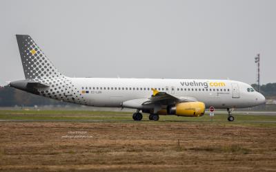 Image of aircraft registration EC-LUN - A A320-232 operated by Vueling