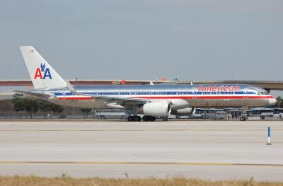 Photo of aircraft N185AN operated by American Airlines
