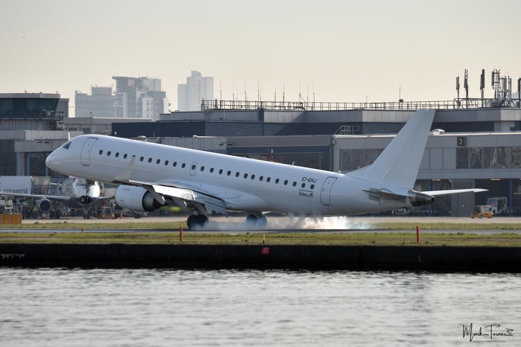 Photo of aircraft EI-GHJ operated by Stobart Air