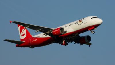 Image of aircraft registration D-ABFK - A A320-214 operated by Air Berlin