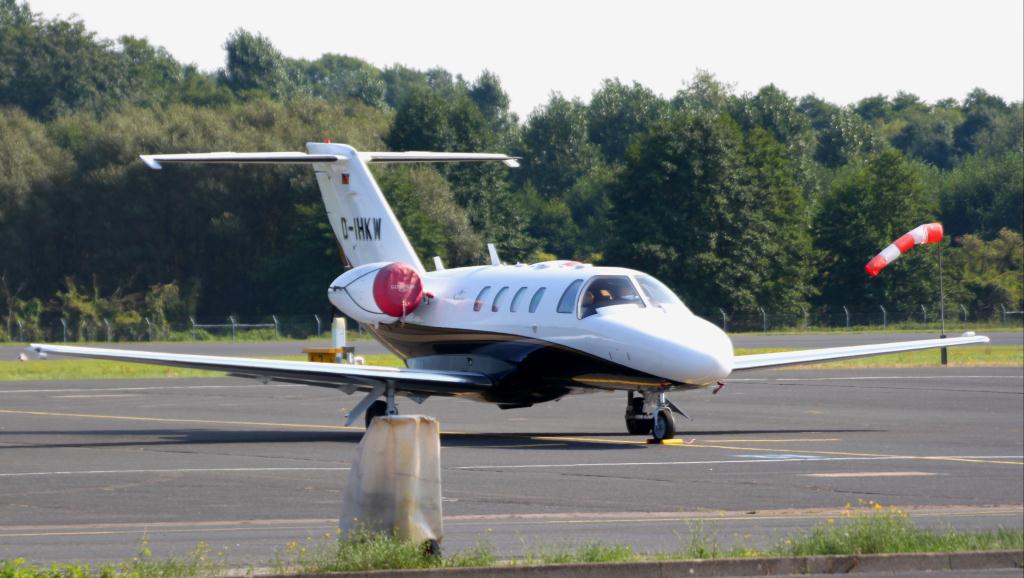 Photo of aircraft D-IHKW operated by EFD Eisele Flugdienst