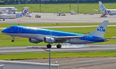 Image of aircraft registration PH-EXD - A ERJ-190-STD (ERJ-190-100) operated by KLM Cityhopper