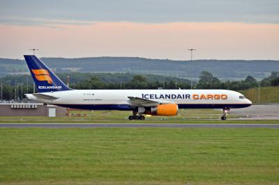 Image of aircraft registration TF-FIH - A 757-208 operated by Icelandair