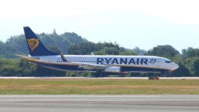 Photo of aircraft EI-DCM operated by Ryanair