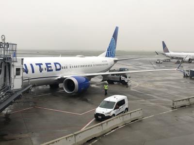 Photo of aircraft N27520 operated by United Airlines