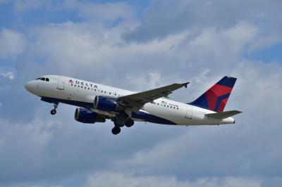 Photo of aircraft N302NB operated by Delta Air Lines
