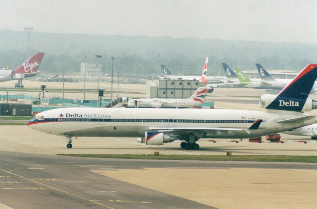 Photo of aircraft N811DE operated by Delta Air Lines